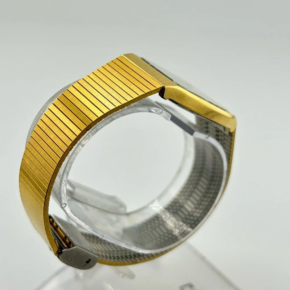 Pulsar Men's Gold Toned Stainless Steel Band Analog Watch #211 5D3315*